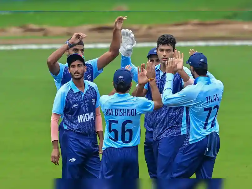resizeplus_mb2th0f8_team-india-afp_625x300_07_October_23